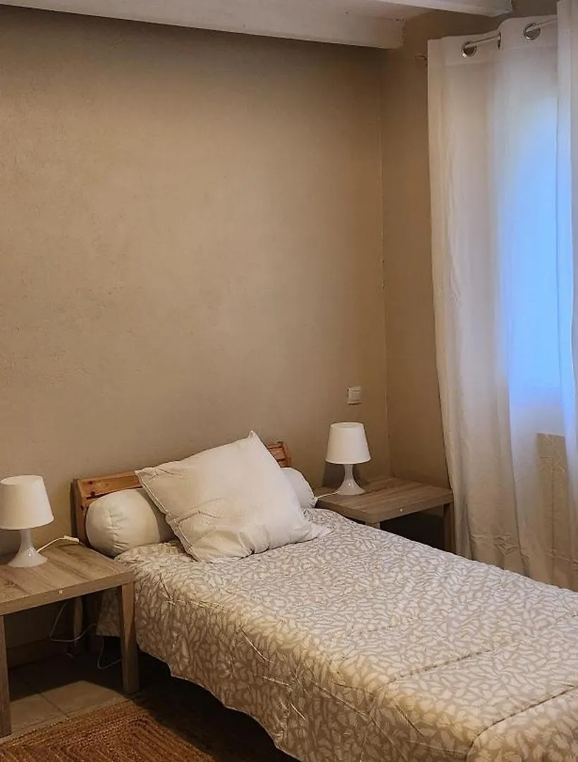 Maisonnette Provencale Le Thor France